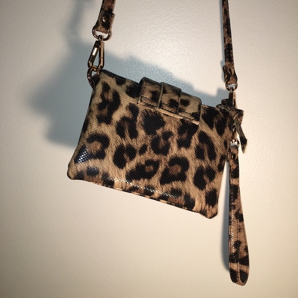 ➖Charming Charlie Cheetah print crossbody - Picture 4 of 5